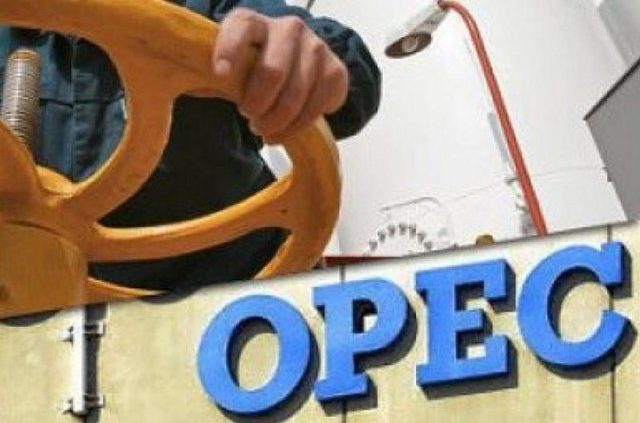 بررسی ضرورت کاهش تولید نفت در نشست اوپک و روسیه