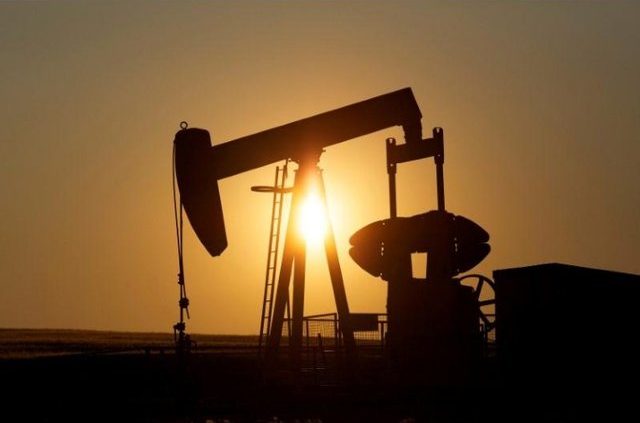 بی‌اعتنایی بازار نفت به کاهش ذخایر آمریکا