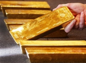 طلا توان صعود قیمت نیافت