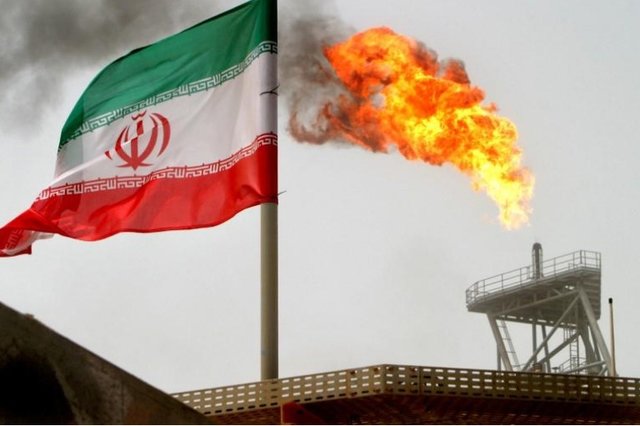 نفت ایران حدود دو دلار ارزان شد